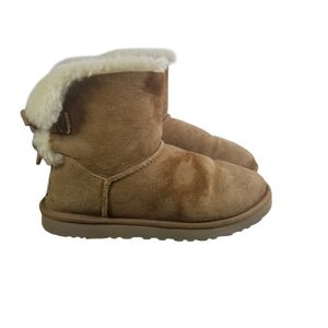 Ugg Bailey Bow mini chestnut short boots